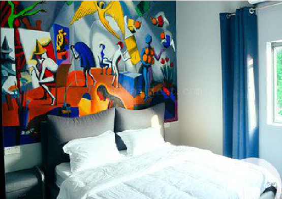  黑水对于酒店的墙体彩绘而言更注重哪些方面？